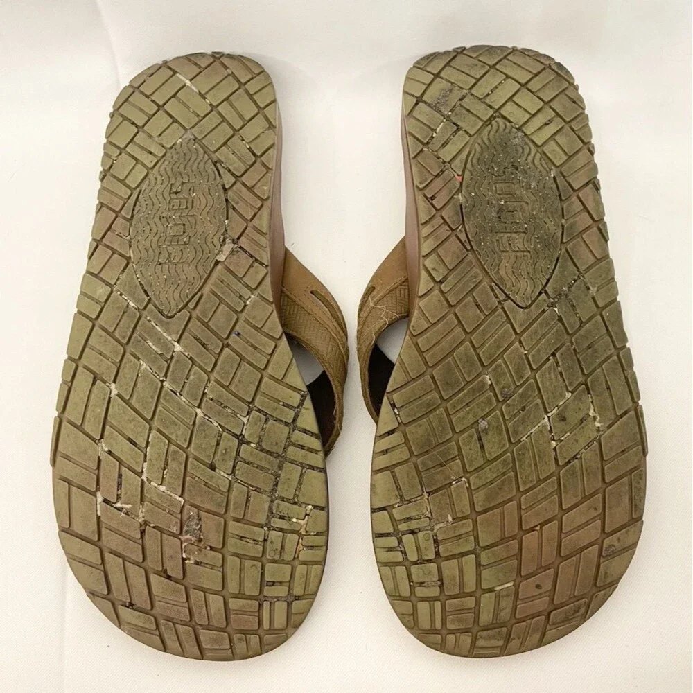 Men's Flojos Flip Flops Size 9 Brown Memory Foam Thongs Sandals Summer Shoes